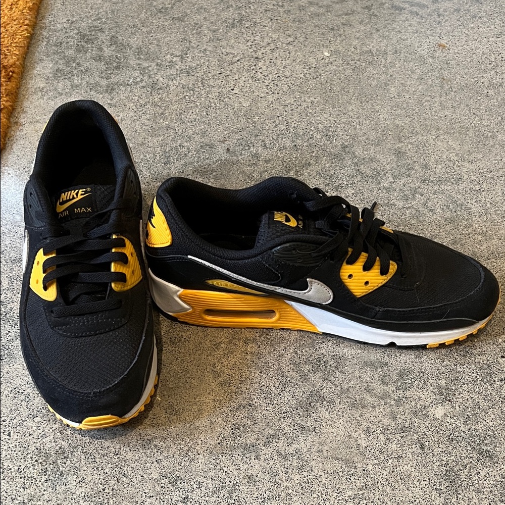 Men’s Nike Air Max Black and Yellow Shoes - sz 10